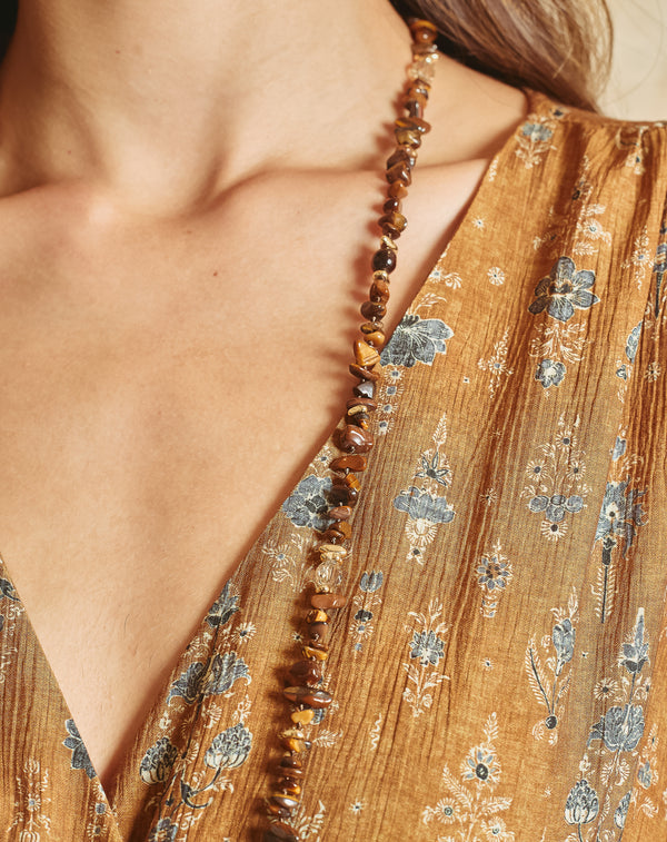 COLLAR CON PIEDRAS DE COLORES MARRÓN