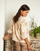 BLUSA ROMÁNTICA FLORA TAUPE - Monica Ecco