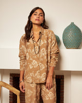 CAMISA BORDADA FLORES MELI TAUPE - Monica Ecco