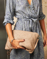 CARTERA GRANDE TRENZADA BEIGE - Monica Ecco