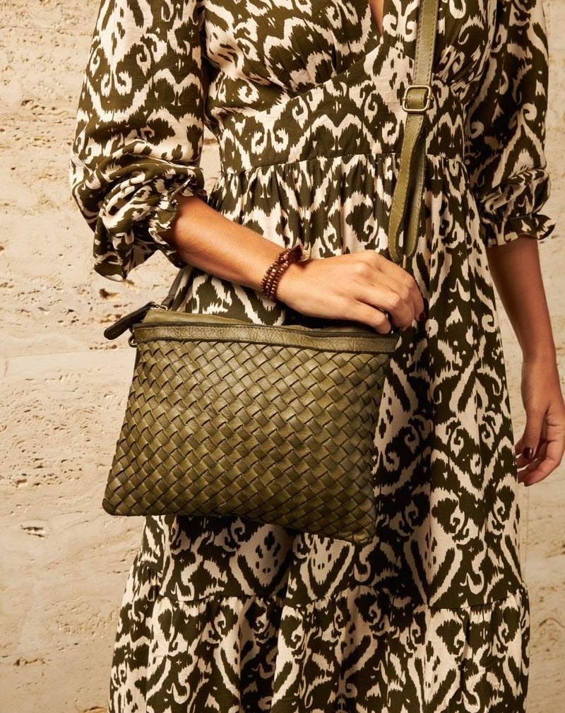 CARTERA TRENZADA VERDE DIANA - Monica Ecco