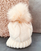 GORRO LANA CON OCHOS BEIGE - Monica Ecco