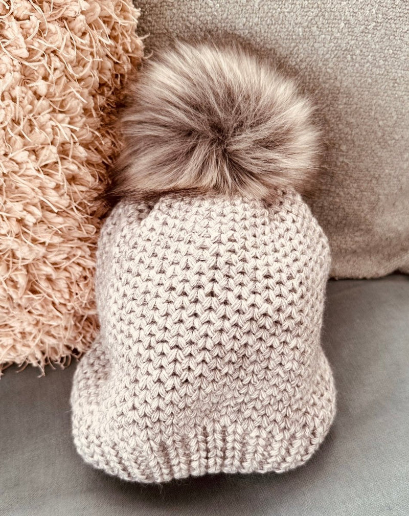 GORRO LANA POMPÓN GRIS - Monica Ecco