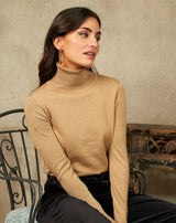 JERSEY BRILLOS CUELLO ALTO CAMEL - Monica Ecco