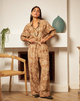 PANTALÓN BORDADO FLORES MELI TAUPE - Monica Ecco