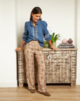 PANTALÓN ESTAMPADO ELOISE BEIGE - Monica Ecco