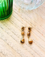 PENDIENTES PIEDRAS COLGANTES BEIGE - Monica Ecco