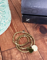 PULSERA TRIPLE MEDALLA VERDE - Monica Ecco