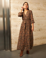 VESTIDO CRUZADO ELENA MARRÓN - Monica Ecco