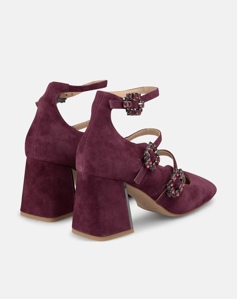 ZAPATO TRES HEBILLAS LOURDES BURDEOS - Monica Ecco